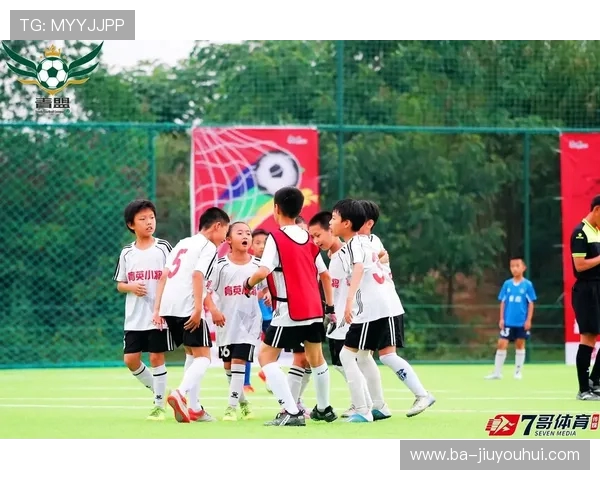 花志成足球生涯回顾：从青训到职业联赛的拼搏与荣耀
